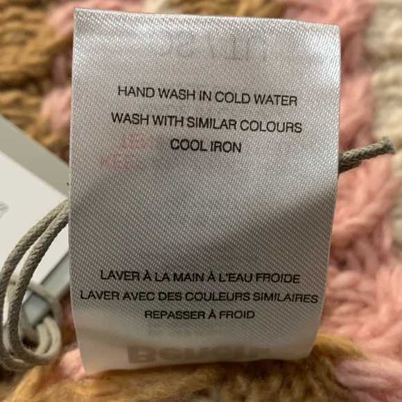 Bench. Winter Scarf - Picture 7 of 7